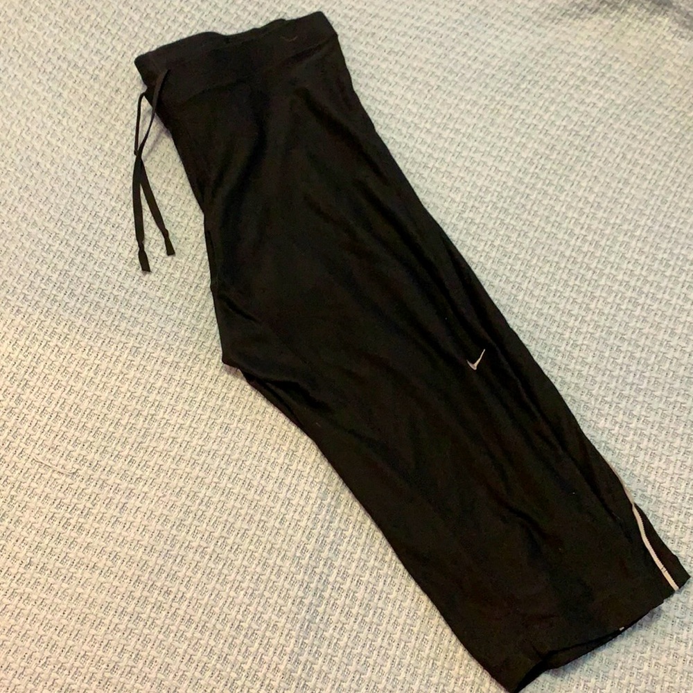 Nike calf length leggings